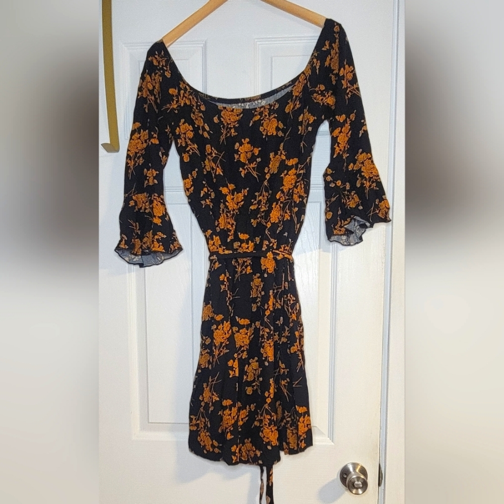 Just in time for fall! XL black and tan floral print off shoulder dress
